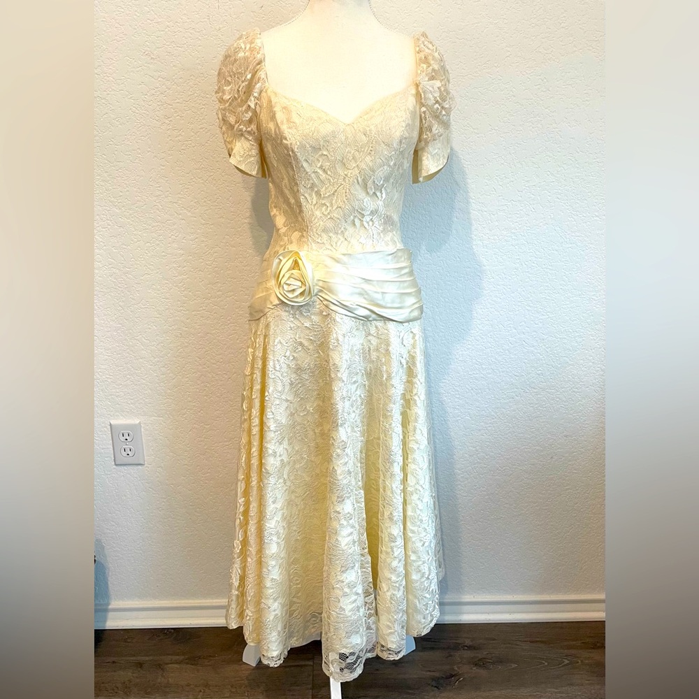 Vintage 1980s Ivory Lace Dress Princess Formal Peasant Cottage Wedding Satin